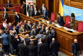 People's deputies blocked the tribune of parliament