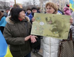 Акция "Живая цепь в защиту украинского Мариуполя"