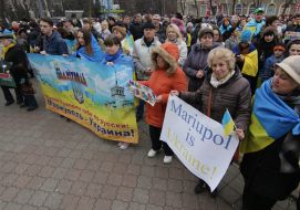 Акция "Живая цепь в защиту украинского Мариуполя"