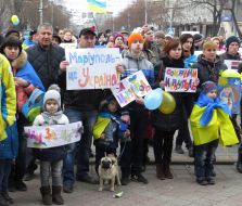 Акция "Живая цепь в защиту украинского Мариуполя"