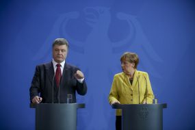 Petro Poroshenko and Angela Merkel