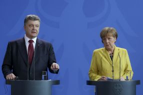 Petro Poroshenko and Angela Merkel
