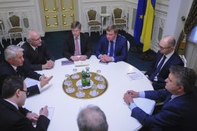 Pavel Petrenko, Arseniy Yatsenyuk and Thorbjorn Jagland