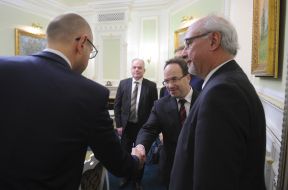 Arseniy Yatsenyuk 