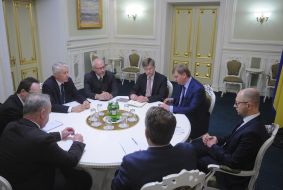 Pavel Petrenko, Arseniy Yatsenyuk and Thorbjorn Jagland