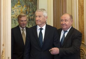 Thorbjorn Jagland and Valentin Zaychuk