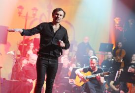 Svyatoslav Vakarchuk