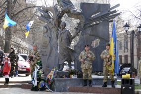 Памятник Вячеславу Чорновилу