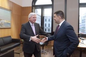 Vladimir Groisman and Volker Bufe