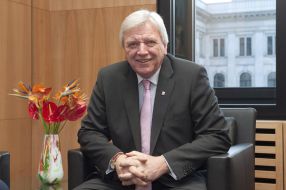 Vladimir Groisman and Volker Bufe