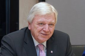 Vladimir Groisman and Volker Bufe