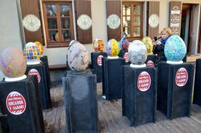 V Festival of Easter eggs.