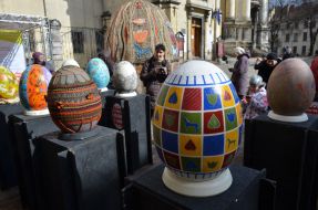 V Festival of Easter eggs.