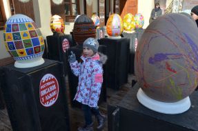 V Festival of Easter eggs.