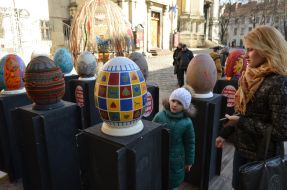 V Festival of Easter eggs.