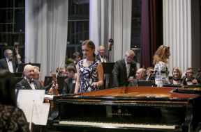 Alexandra and Evgenia Poroshenko