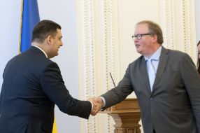 Vladimir Groisman and Hans van Baalen