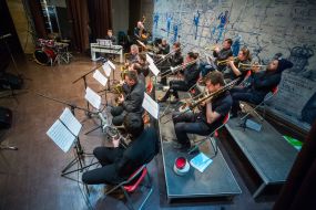 Участники джазового оркестра "Den Adu Big Band"