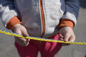 Blue and yellow Fenechka