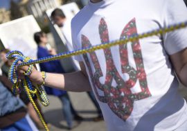 Blue and yellow Fenechka