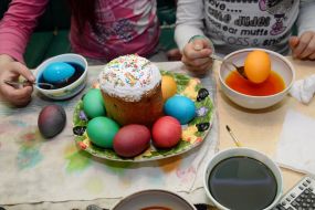 Easter cake and eggs