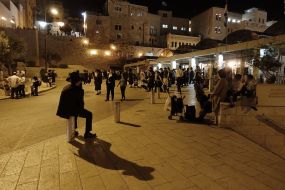 Hasid at the entrance to the Wailing Wall