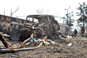 Car burned down during fighting