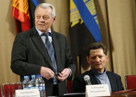 Viktor Turmanov and Mikhail Volynets