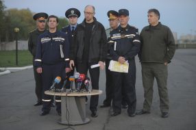 Арсеній Яценюк проінспектував хід ліквідації лісової пожежі