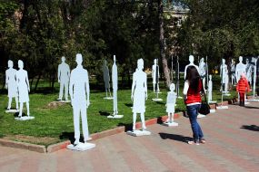 Арт-инсталляция "Невидимые"