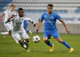 Playing moment of match