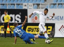 Playing moment of match