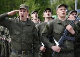 Военнослужащие