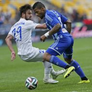 Playing moment of match