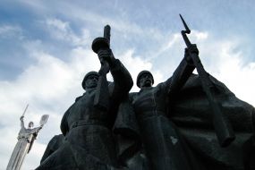 Скульптурная композиция "Форсирование Днепра"