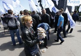 The participants of the festive rally