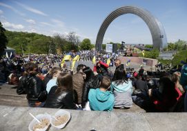 Участники праздничного митинга