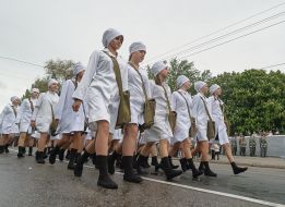 Учасники параду