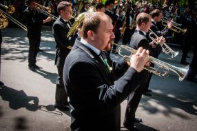 Марш-парад духовых оркестров