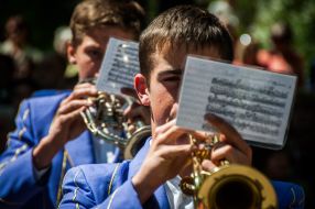 Марш-парад духовых оркестров