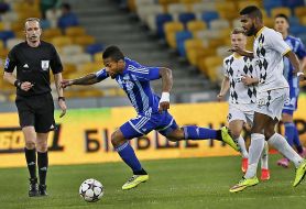 Playing moment of match