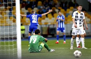 Playing moment of match