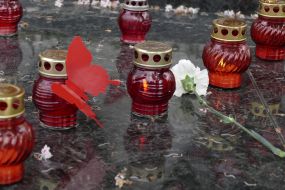 Memorial "Red Ribbon"