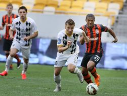 Douglas Costa and Vitaliy Fedotov