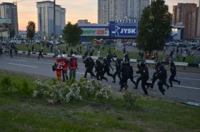 Милиционеры на месте строительства