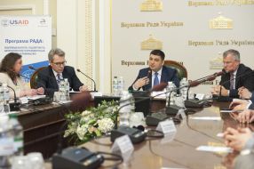 Geoffrey R. Pyatt, Vladimir Groisman and Simon Smith