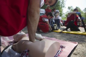 Vitaliy Klichko during a training exercise on rescue people