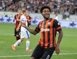 Луїс Адріано