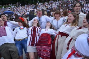 Megamarsh in embroidered shirts