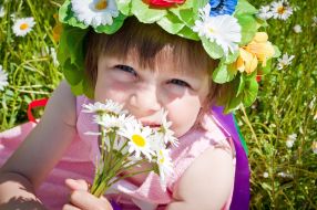 The girl in the chamomile field